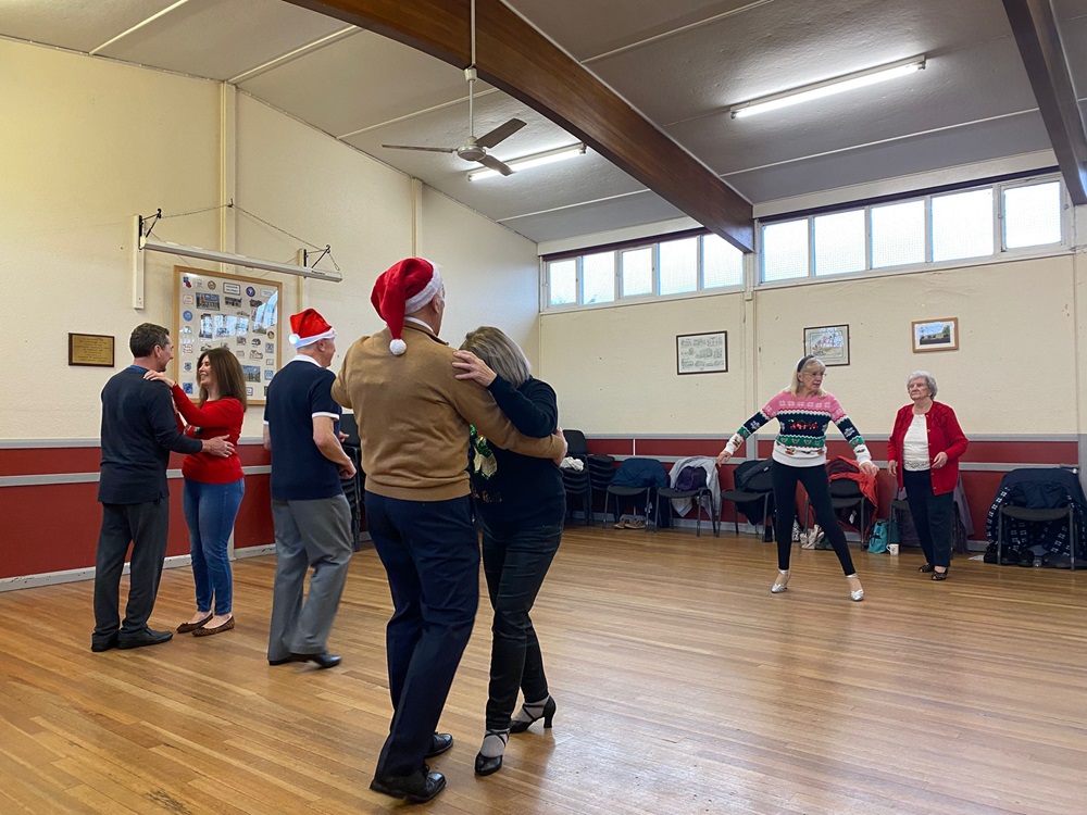 Severalcouples at different stages